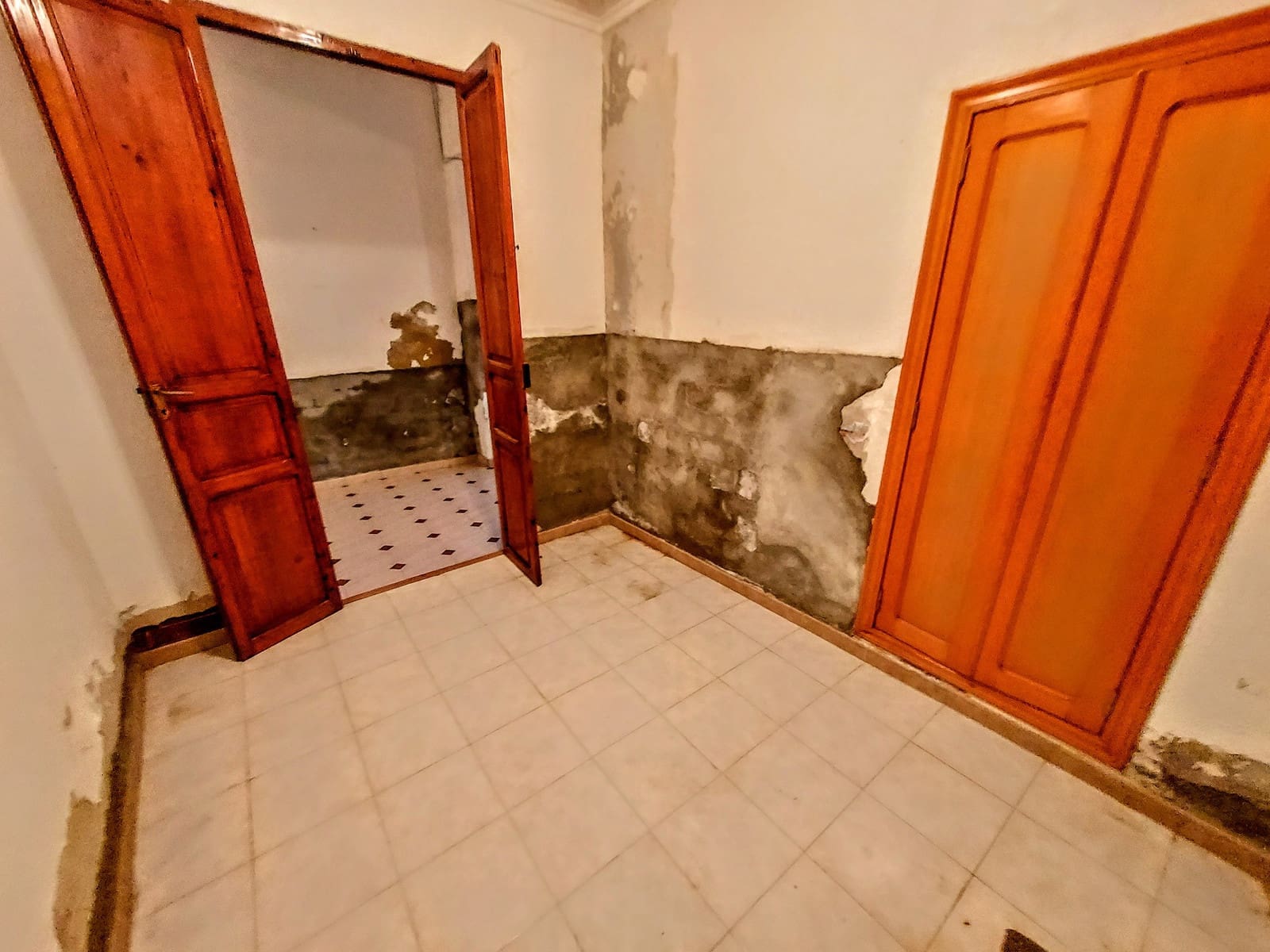 5 makuuhuone Omakotitalo myytävänä paikassa Montserrat - 255 000 € (Ref: 9564836)