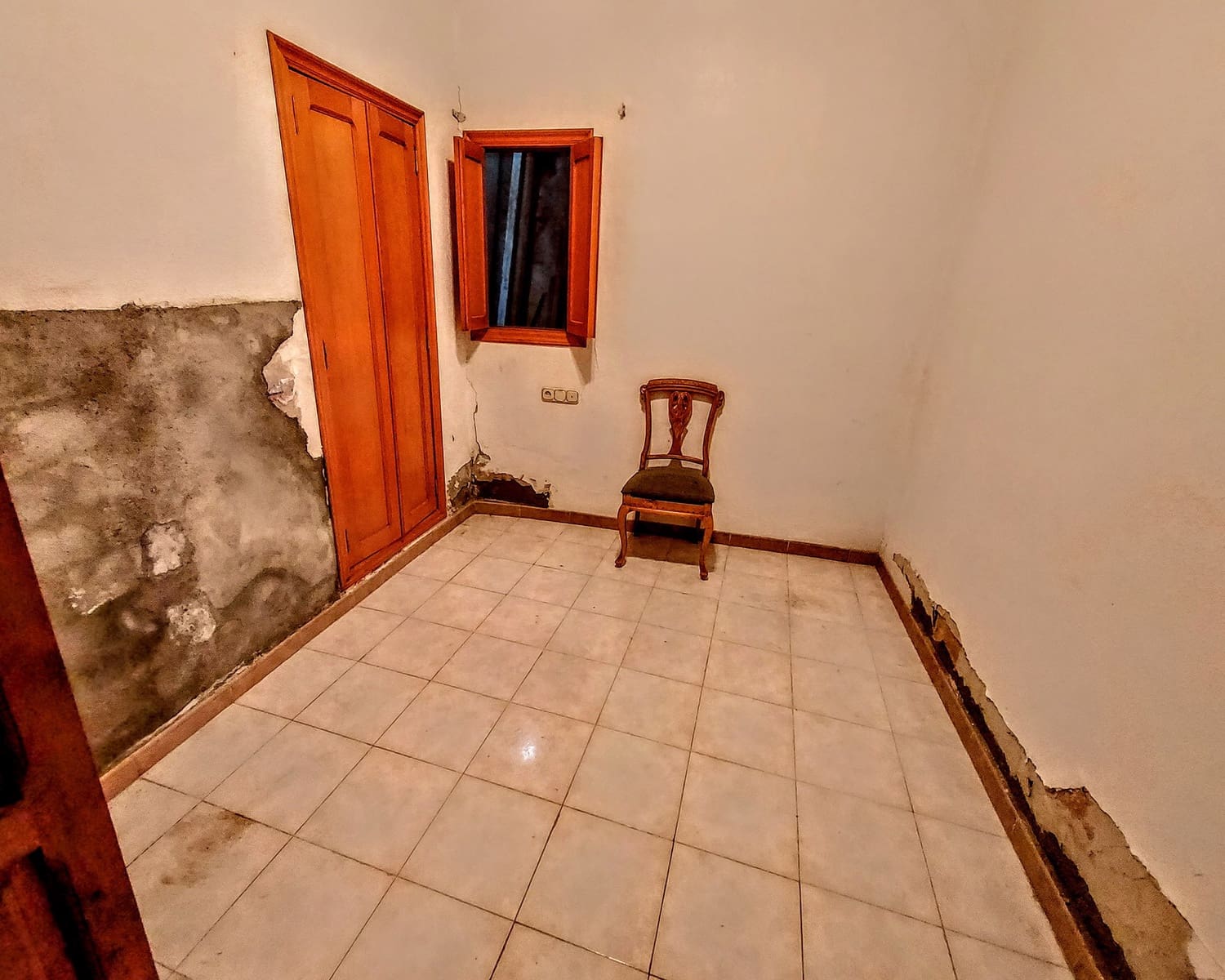 5 makuuhuone Omakotitalo myytävänä paikassa Montserrat - 255 000 € (Ref: 9564836)