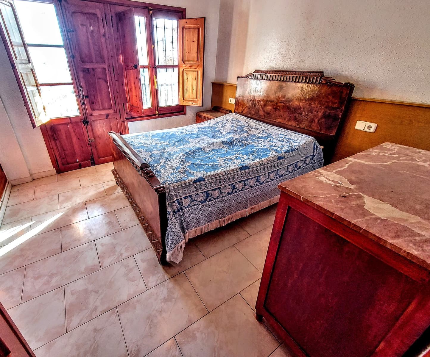 5 makuuhuone Omakotitalo myytävänä paikassa Montserrat - 255 000 € (Ref: 9564836)