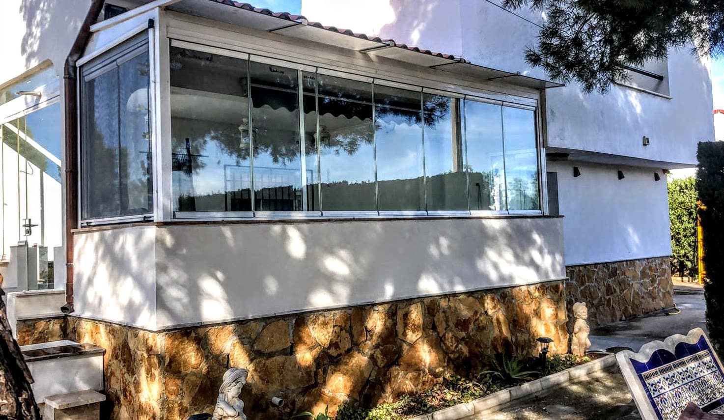 Chalet de 3 habitaciones en Montroy en venta con piscina - 239.000 € (Ref: 9568191)