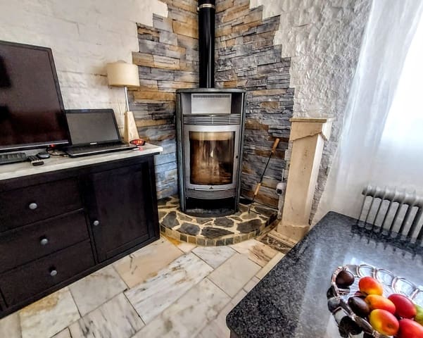 3 sovrum Villa till salu i Montroy med pool - 239 000 € (Ref: 9568191)