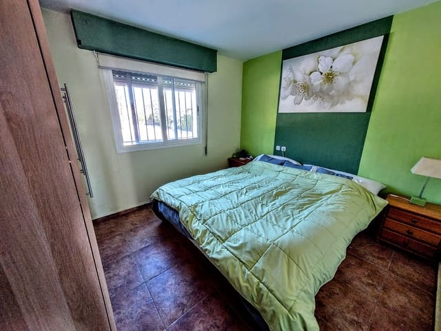 3 sovrum Villa till salu i Montroy med pool - 239 000 € (Ref: 9568191)