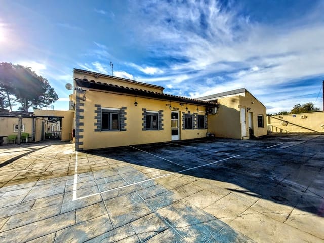 10 sovrum Villa till salu i Godelleta med pool - 575 000 € (Ref: 9582447)