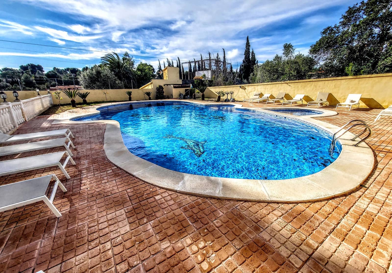 10 bedroom Villa for sale in Godelleta with pool - € 575,000 (Ref: 9582447)