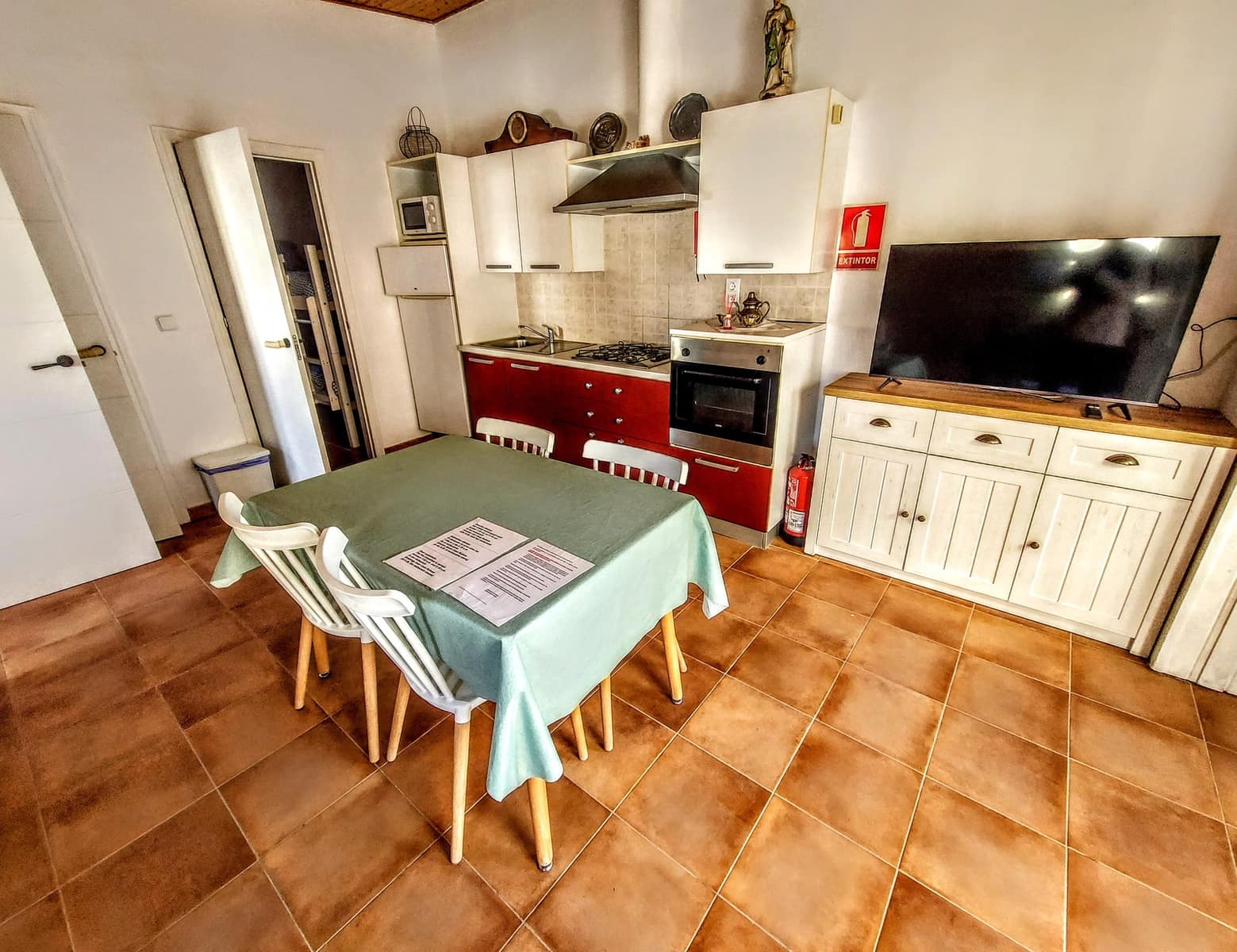 10 bedroom Villa for sale in Godelleta with pool - € 575,000 (Ref: 9582447)