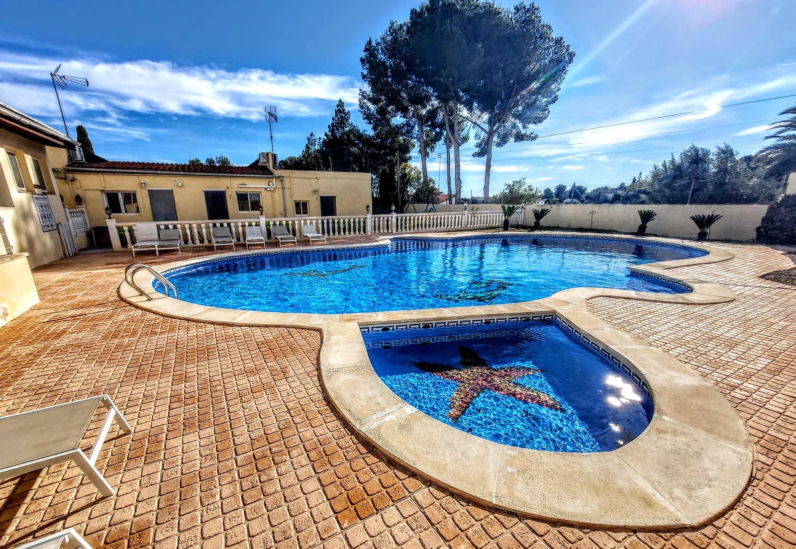 10 bedroom Villa for sale in Godelleta with pool - € 575,000 (Ref: 9582447)