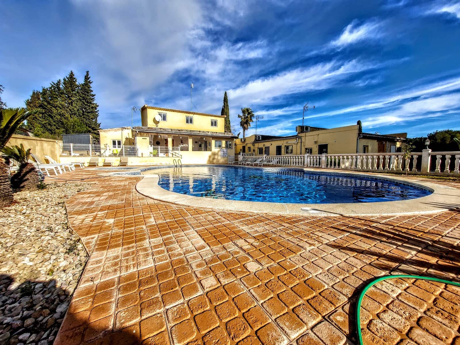 10 bedroom Villa for sale in Godelleta with pool - € 575,000 (Ref: 9582447)