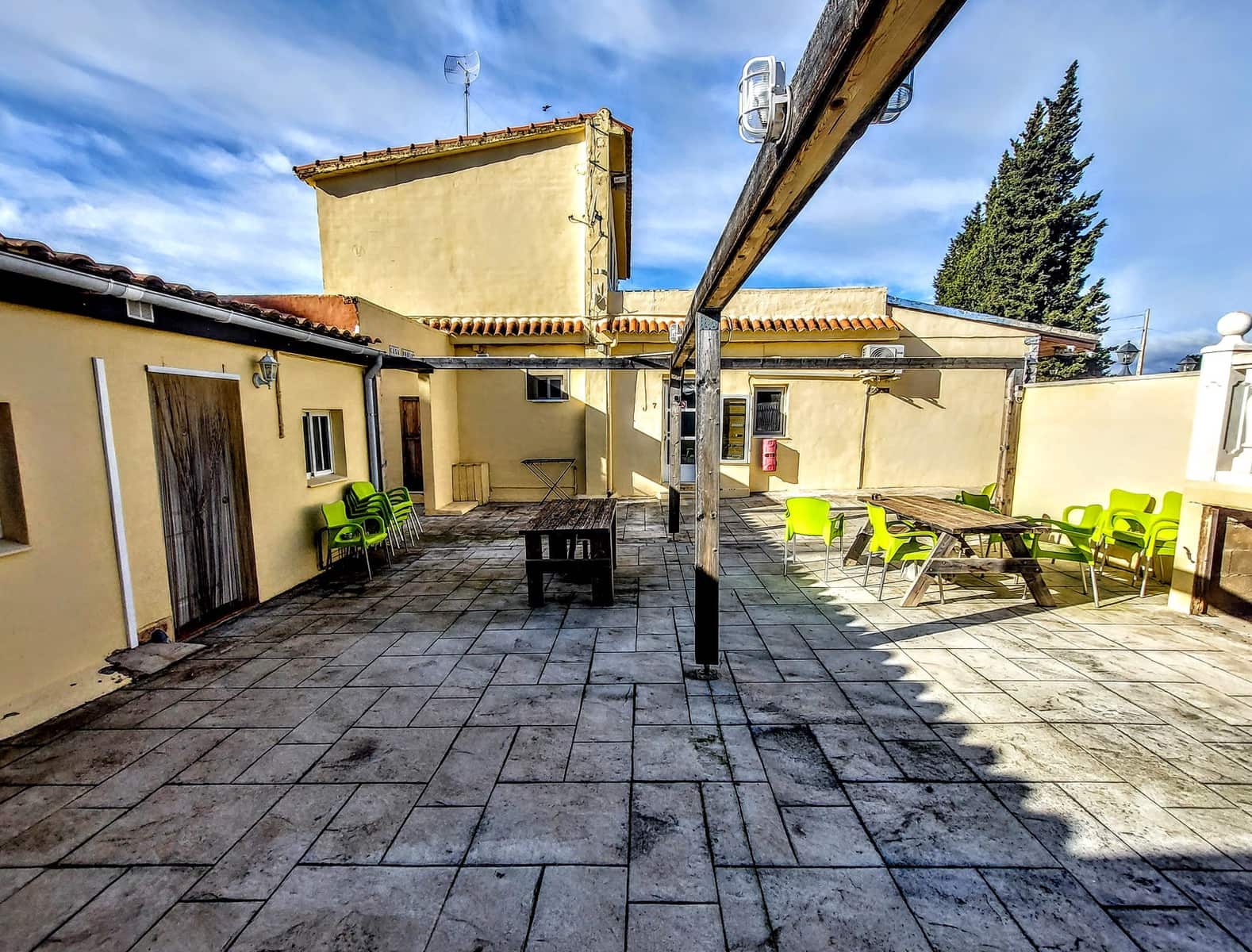 10 bedroom Villa for sale in Godelleta with pool - € 575,000 (Ref: 9582447)