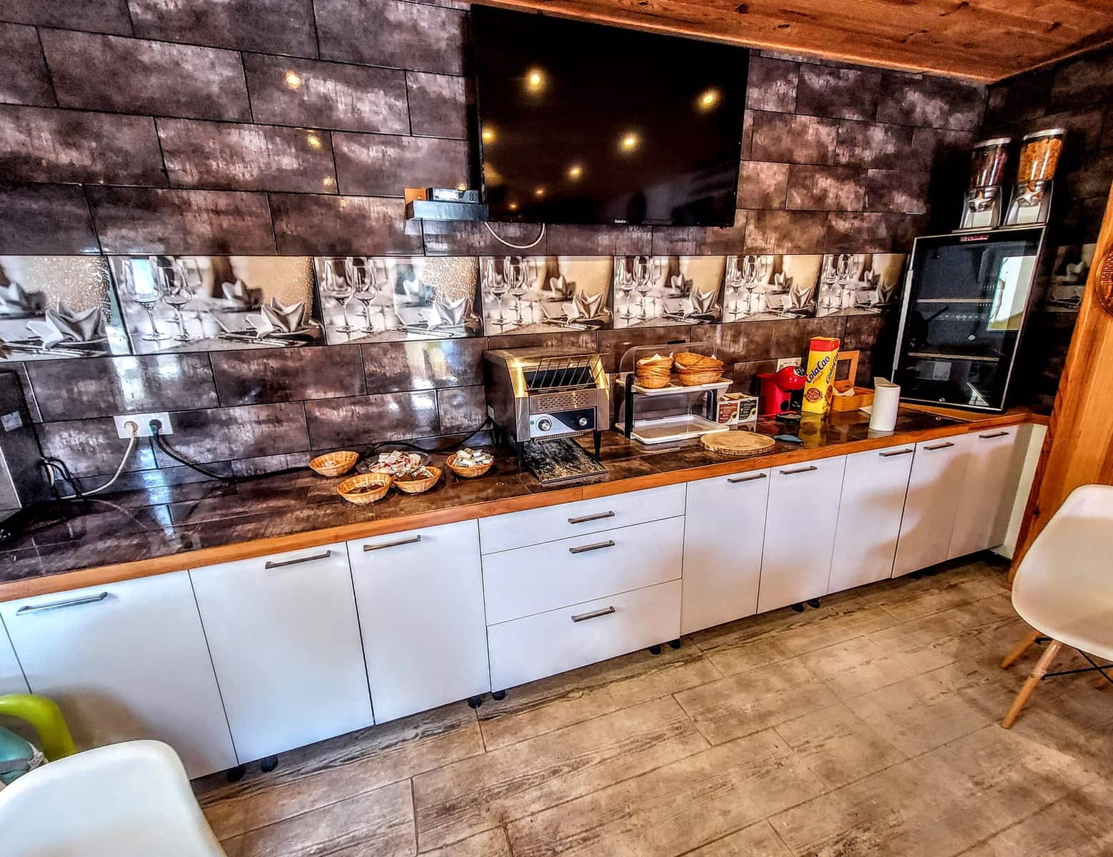 10 bedroom Villa for sale in Godelleta with pool - € 575,000 (Ref: 9582447)