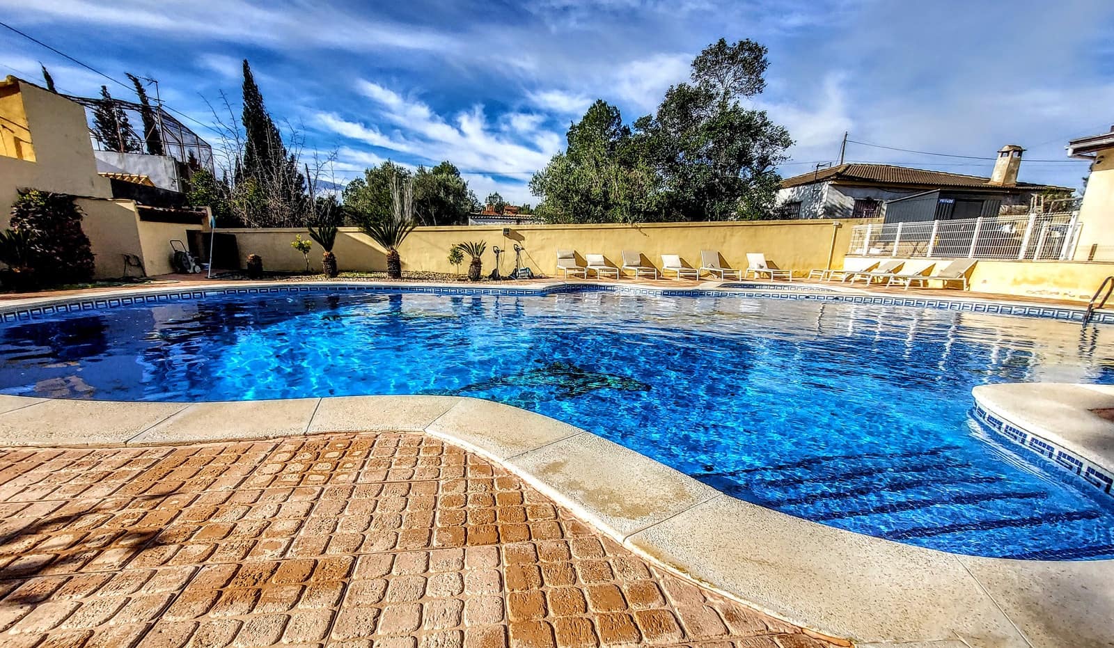 10 bedroom Villa for sale in Godelleta with pool - € 575,000 (Ref: 9582447)