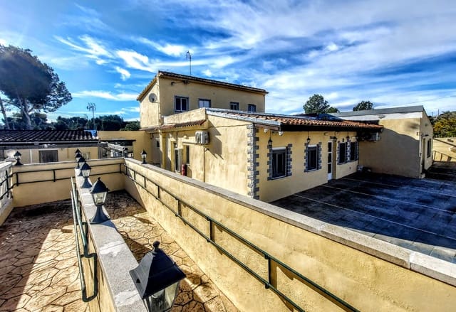 10 sovrum Villa till salu i Godelleta med pool - 575 000 € (Ref: 9582447)