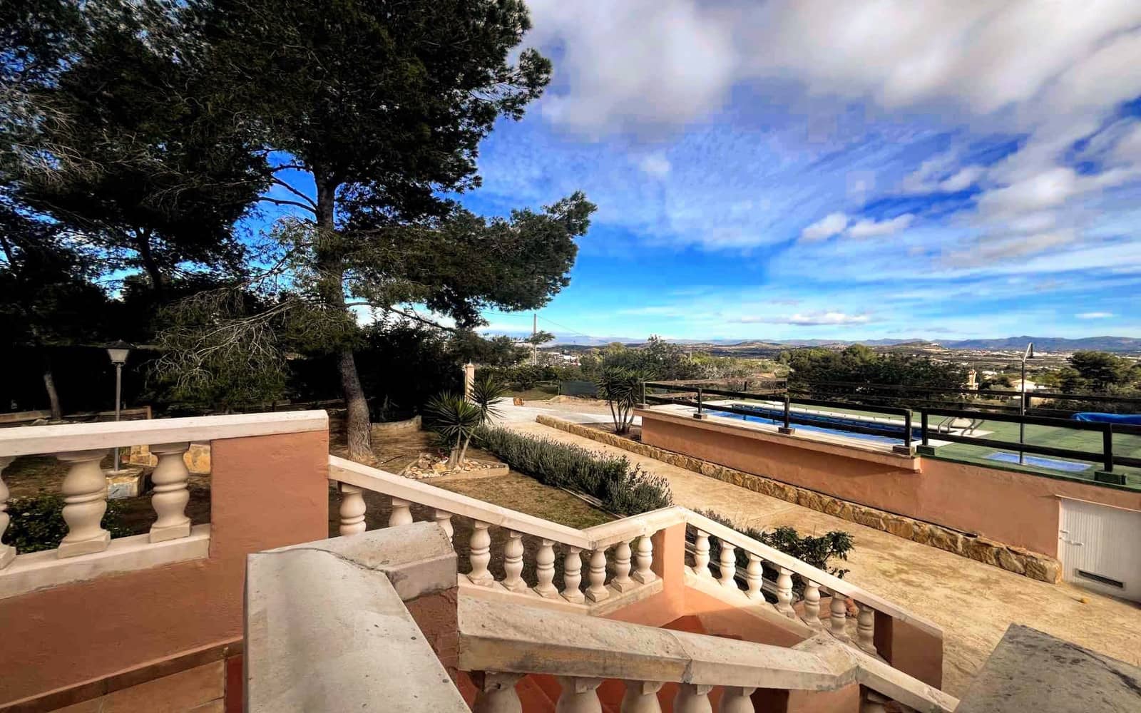 5 soveværelse Villa til salg i Vilamarxant / Villamarchante med swimmingpool - € 258.000 (Ref: 9594771)