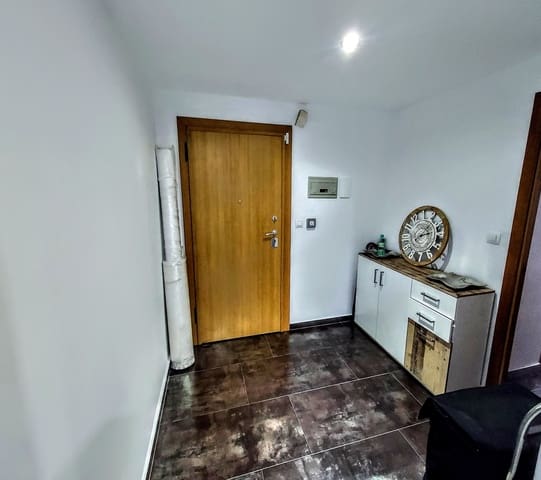 3 soveværelse Lejlighed til salg i Torrefiel, Valencia by - € 280.000 (Ref: 9598698)