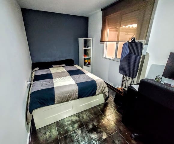 3 soveværelse Lejlighed til salg i Torrefiel, Valencia by - € 280.000 (Ref: 9598698)