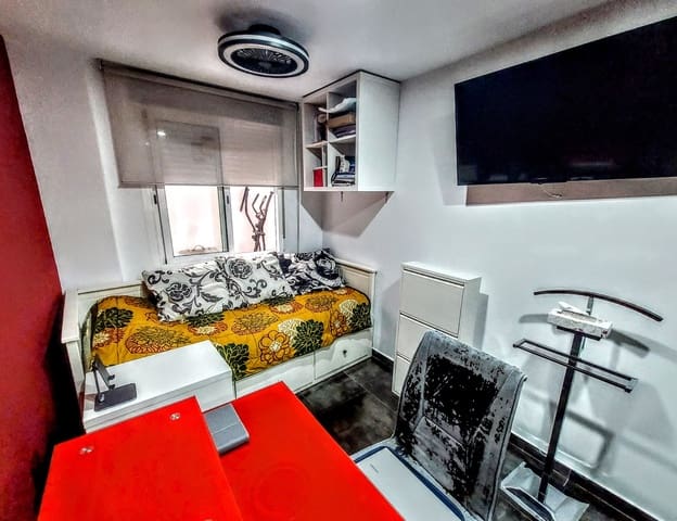 3 soveværelse Lejlighed til salg i Torrefiel, Valencia by - € 280.000 (Ref: 9598698)