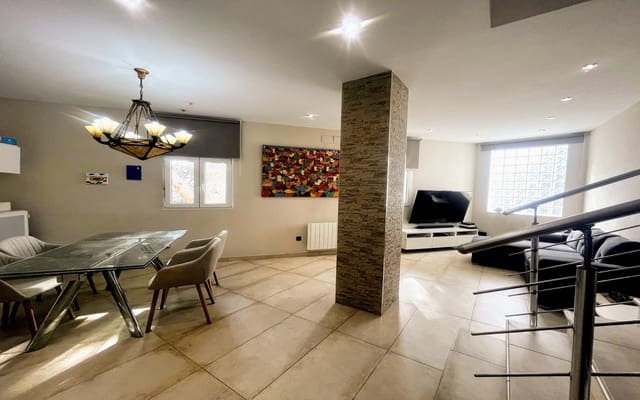 4 Zimmer Villa zu verkaufen in La Cañada, Paterna - 548.000 € (Ref: 9604678)