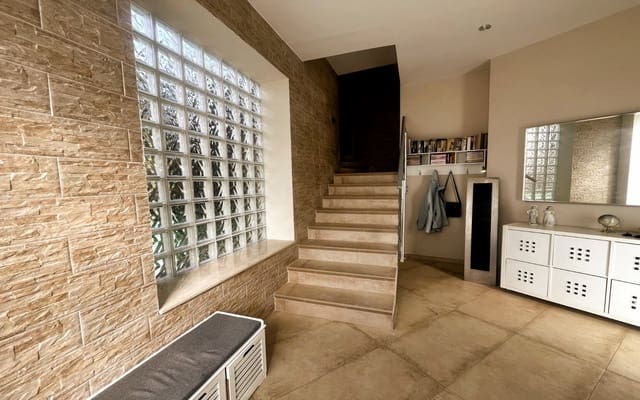 4 Zimmer Villa zu verkaufen in La Cañada, Paterna - 548.000 € (Ref: 9604678)