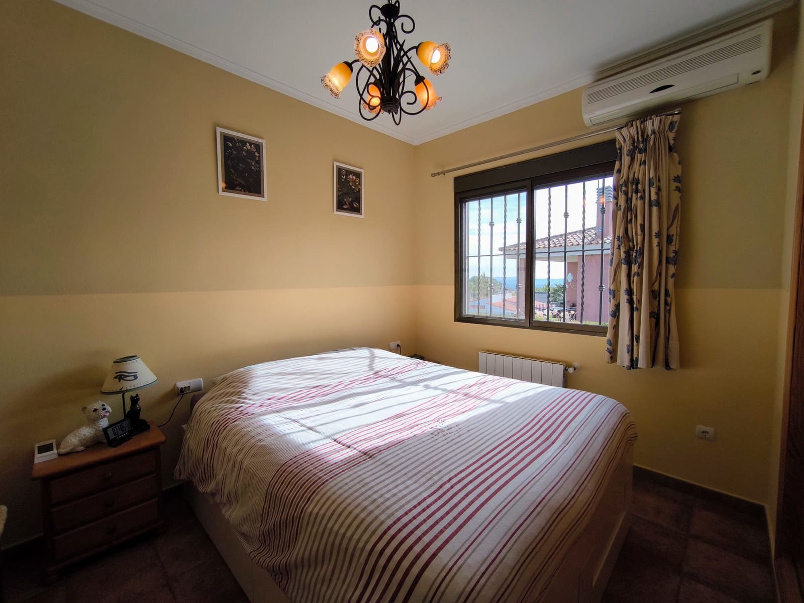 4 soveværelse Villa til salg i Turis med swimmingpool - € 289.000 (Ref: 9647848)