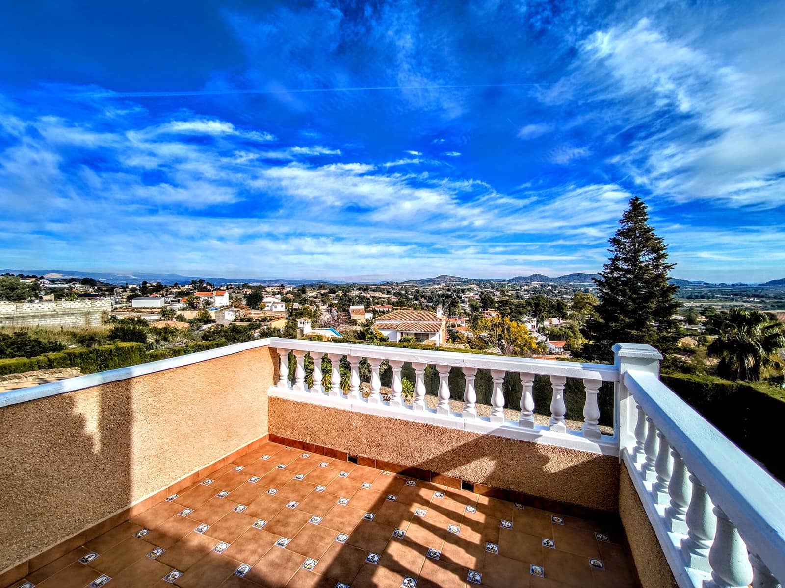 4 soveværelse Villa til salg i Turis med swimmingpool - € 289.000 (Ref: 9647848)