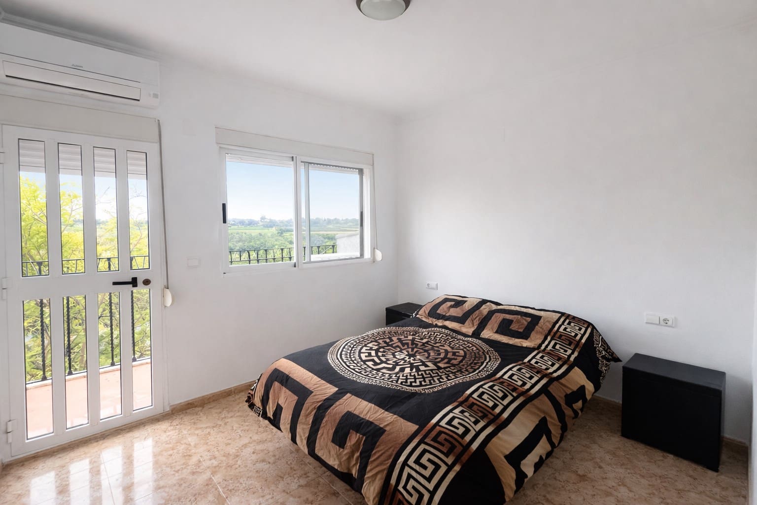 3 soverom Villa til salgs i La Pobla de Vallbona med svømmebasseng - € 415 000 (Ref: 9655758)