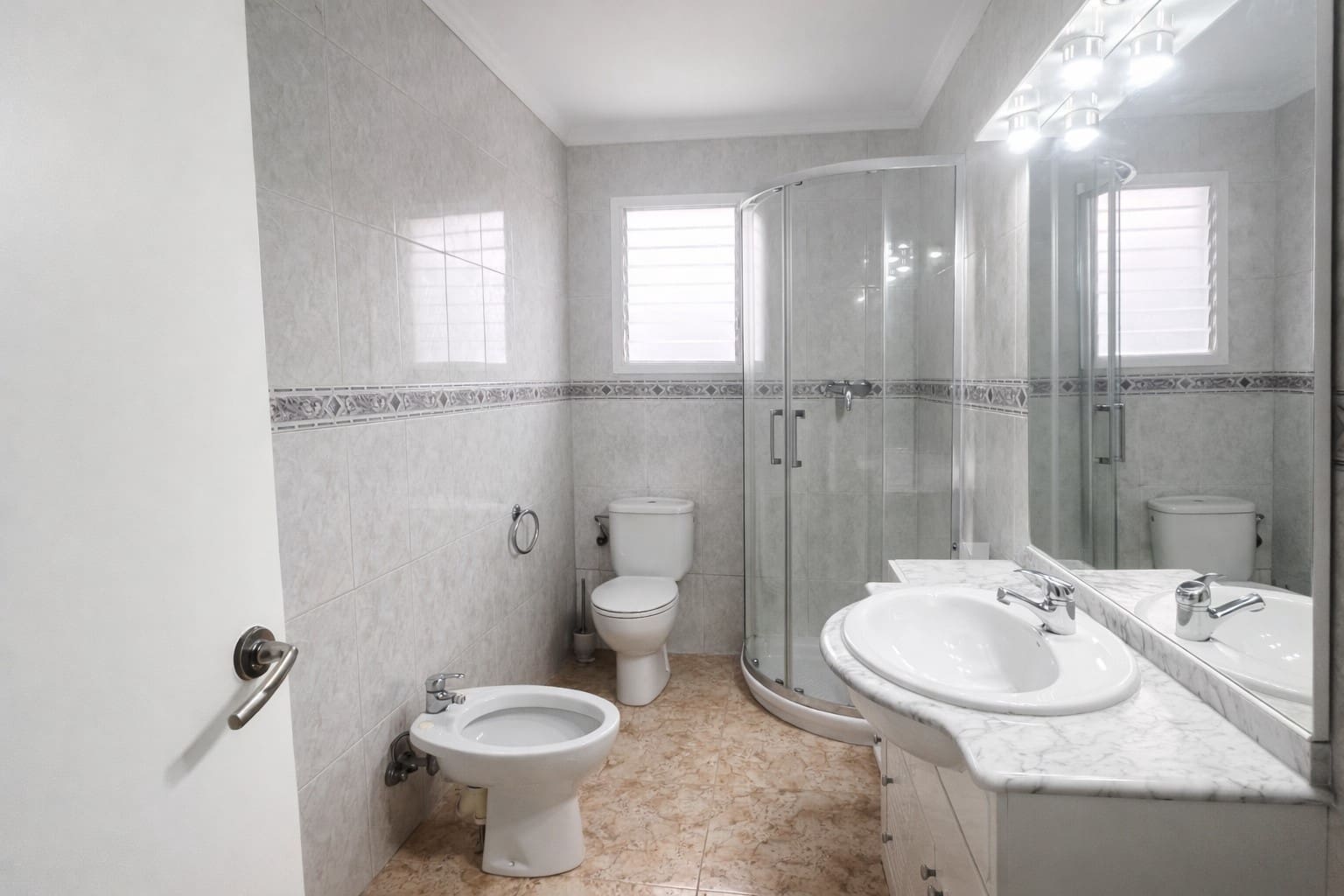 3 soverom Villa til salgs i La Pobla de Vallbona med svømmebasseng - € 415 000 (Ref: 9655758)