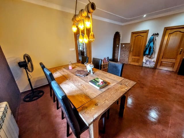 4 slaapkamer Villa te koop in Montserrat met zwembad - € 189.000 (Ref: 9670137)