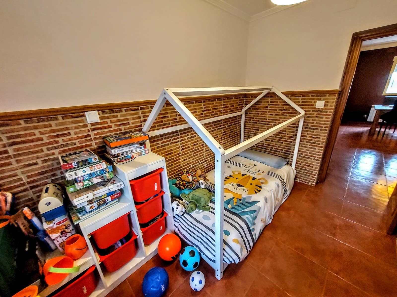 4 slaapkamer Villa te koop in Montserrat met zwembad - € 189.000 (Ref: 9670137)