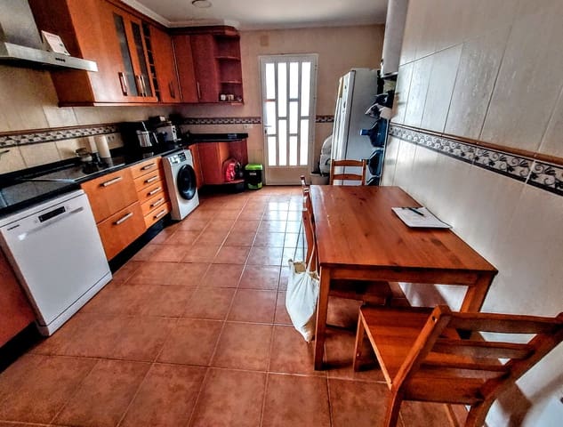 4 slaapkamer Villa te koop in Montserrat met zwembad - € 189.000 (Ref: 9670137)