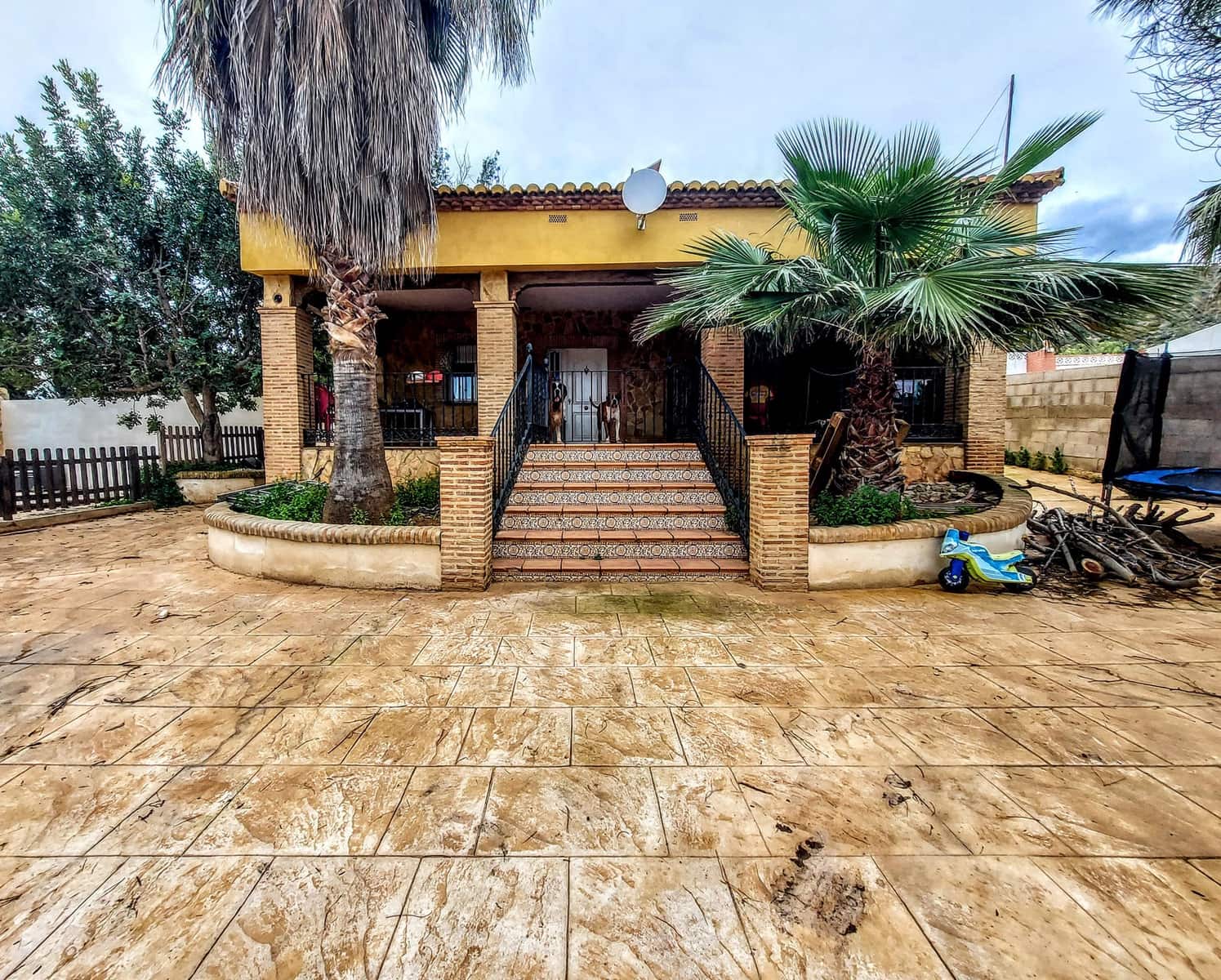 4 slaapkamer Villa te koop in Montserrat met zwembad - € 189.000 (Ref: 9670137)