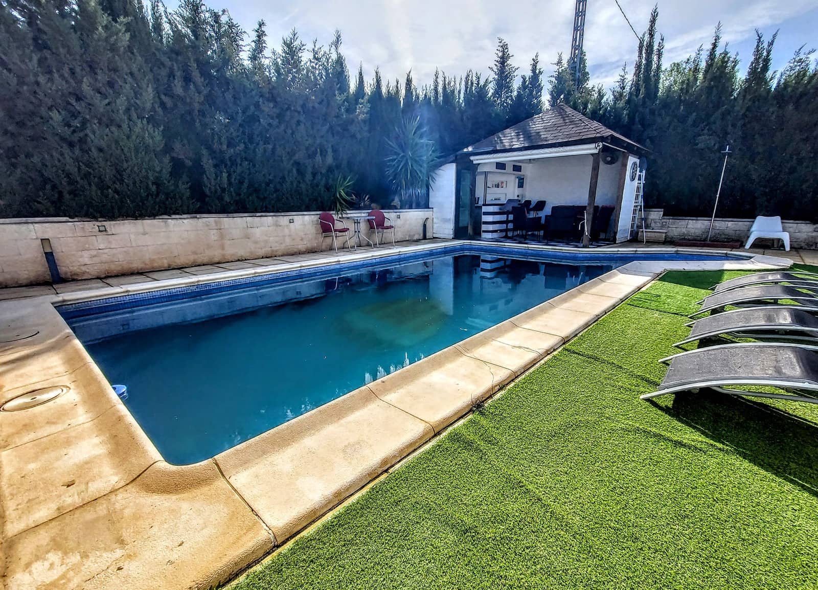 Chalet de 5 habitaciones en Torrent en venta con piscina - 399.000 € (Ref: 9676987)