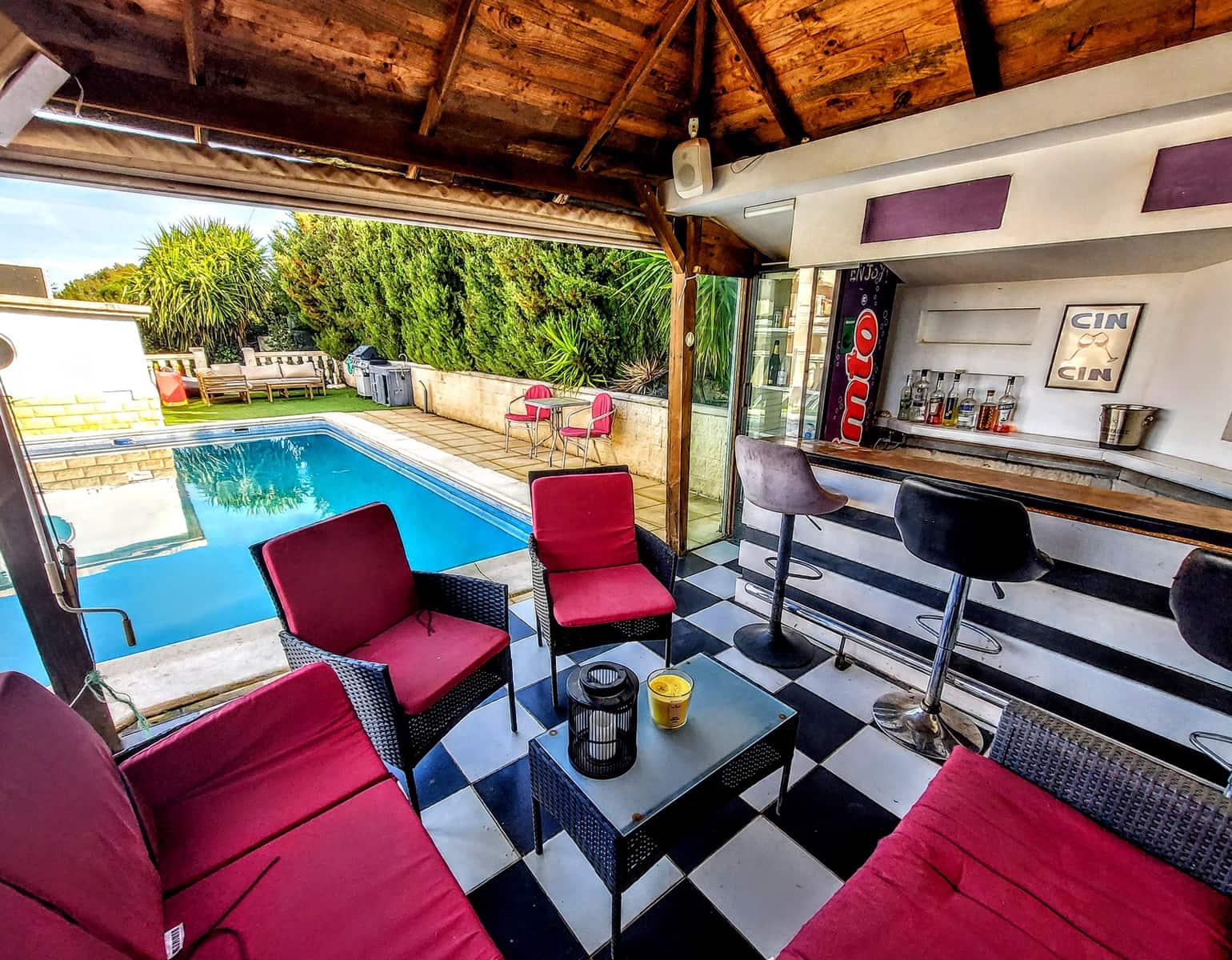 Chalet de 5 habitaciones en Torrent en venta con piscina - 399.000 € (Ref: 9676987)