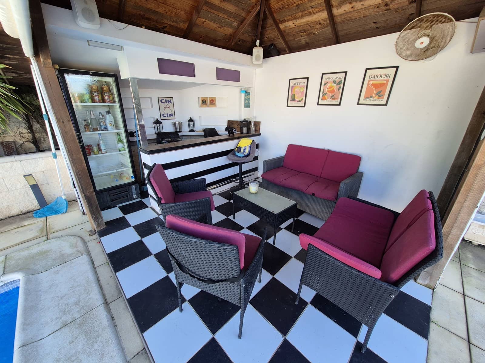 5 bedroom Villa for sale in Torrent with pool garage - € 289,000 (Ref: 9676987)