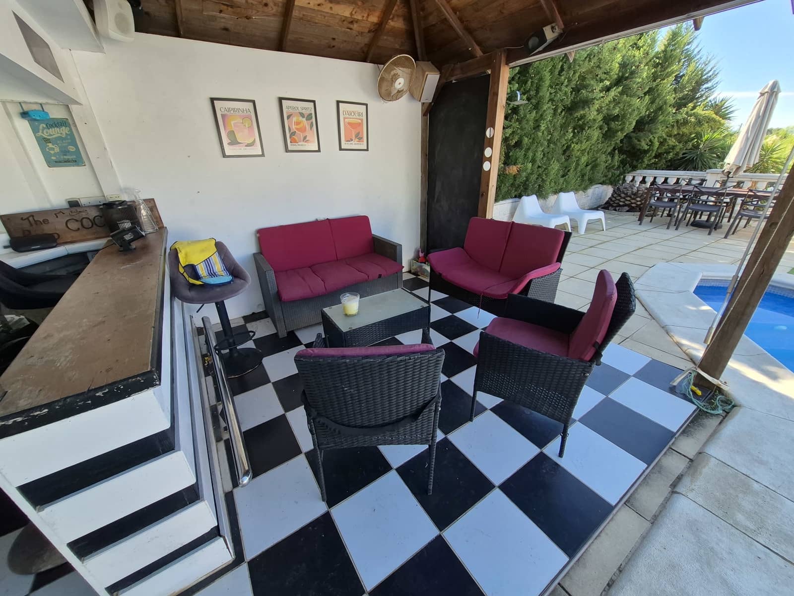 5 bedroom Villa for sale in Torrent with pool garage - € 289,000 (Ref: 9676987)