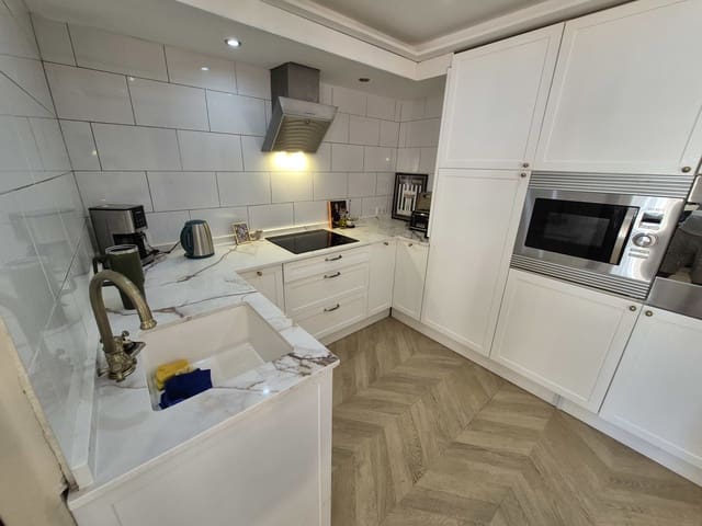 5 soverom Villa til salgs i Torrent med svømmebasseng garasje - € 289 000 (Ref: 9676987)