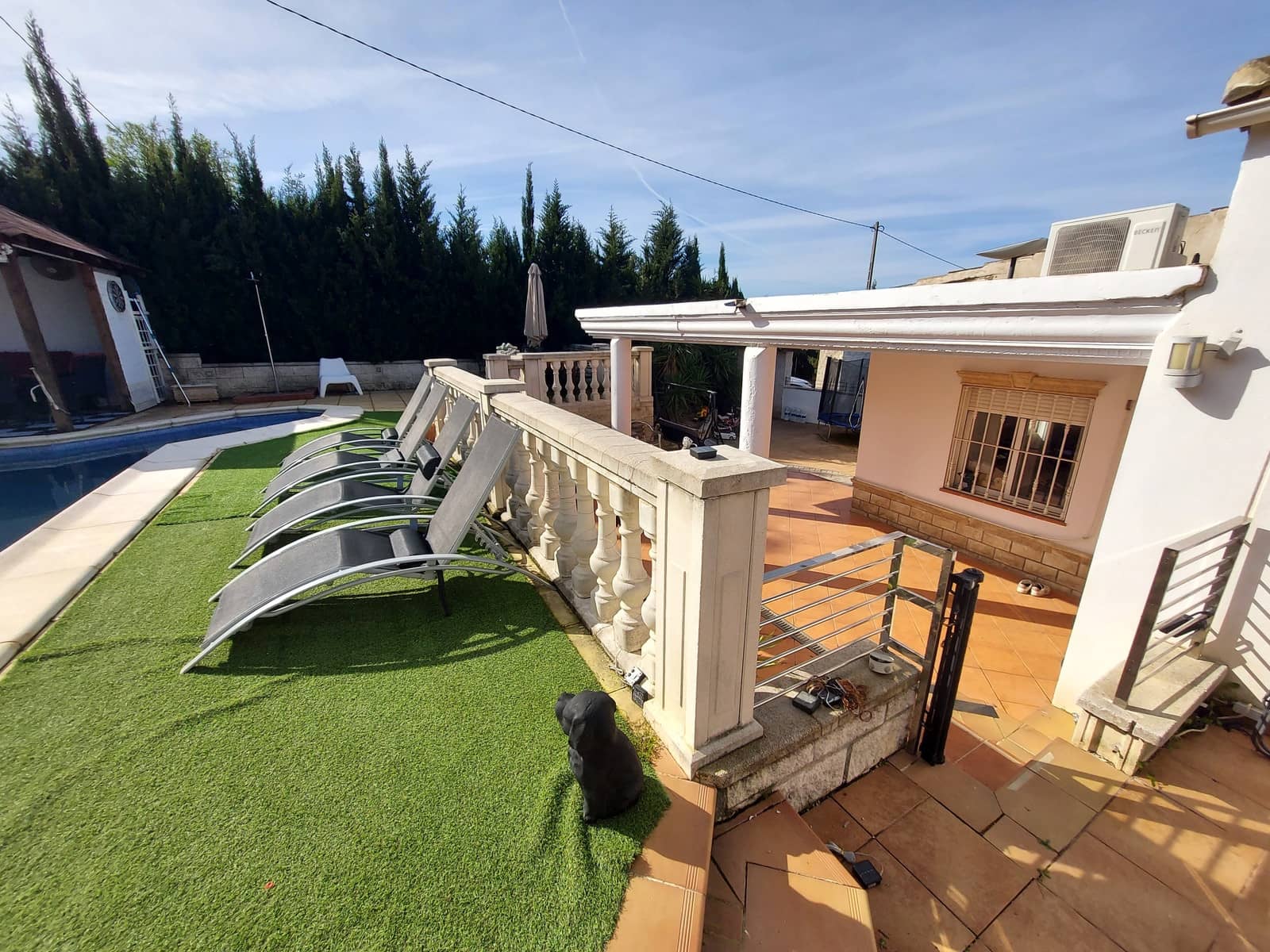 5 bedroom Villa for sale in Torrent with pool garage - € 289,000 (Ref: 9676987)