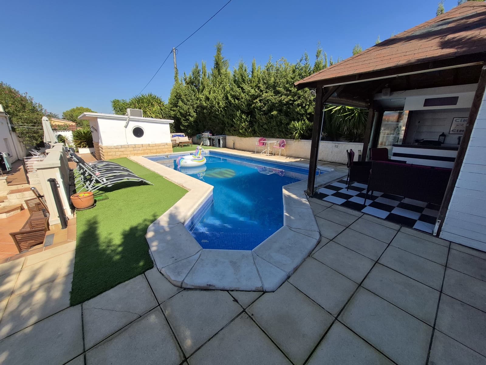 5 bedroom Villa for sale in Torrent with pool garage - € 289,000 (Ref: 9676987)