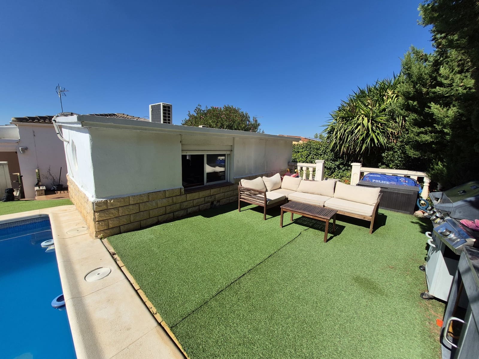 5 bedroom Villa for sale in Torrent with pool garage - € 289,000 (Ref: 9676987)