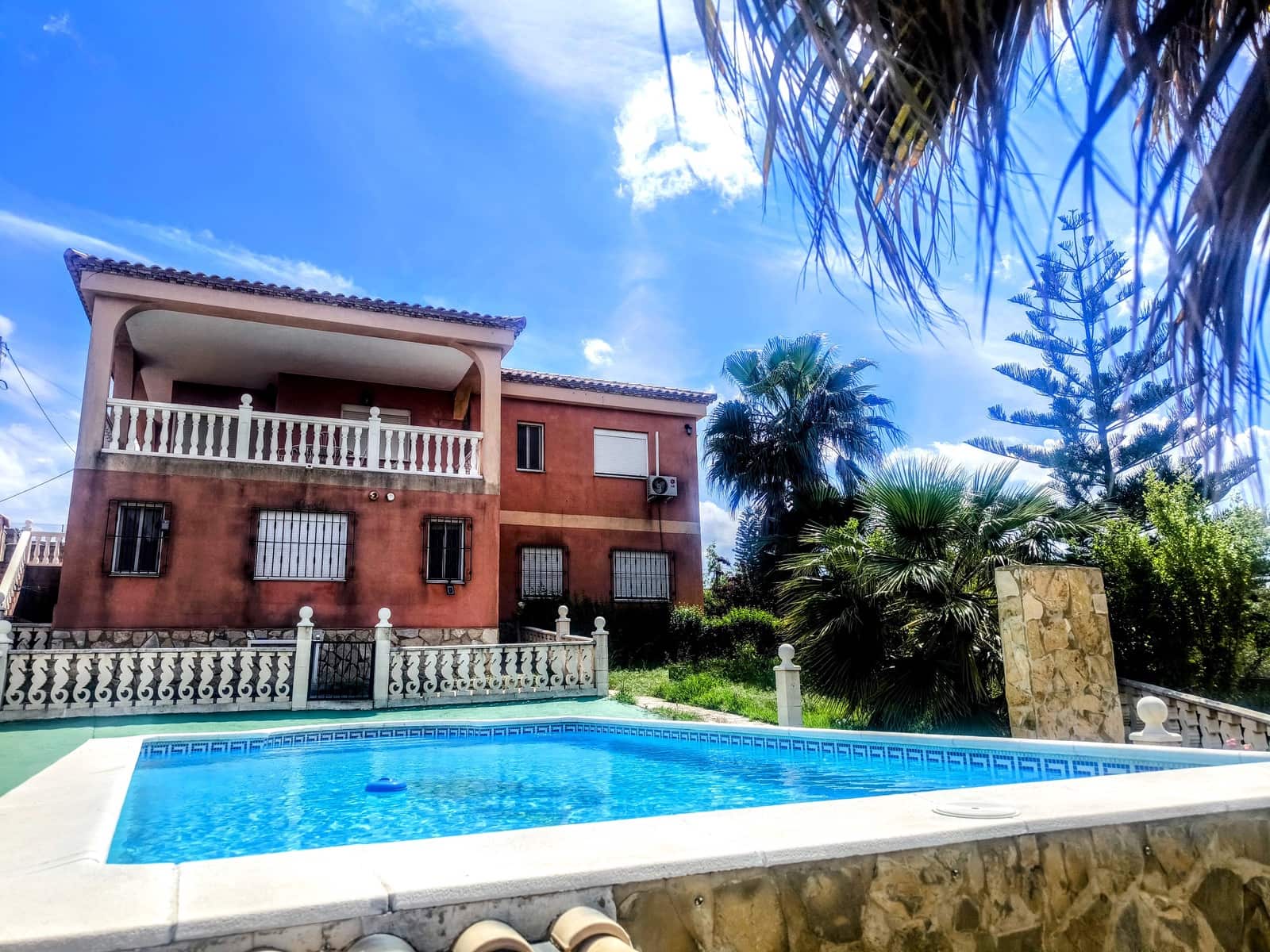 4 bedroom Villa for sale in Montroy with pool - € 290,000 (Ref: 9686193)