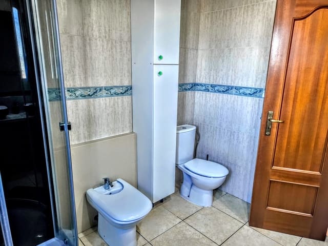 3 slaapkamer Villa te koop in Montroy met zwembad - € 260.000 (Ref: 9686194)