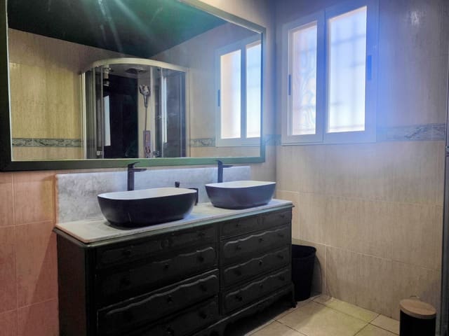 3 slaapkamer Villa te koop in Montroy met zwembad - € 260.000 (Ref: 9686194)