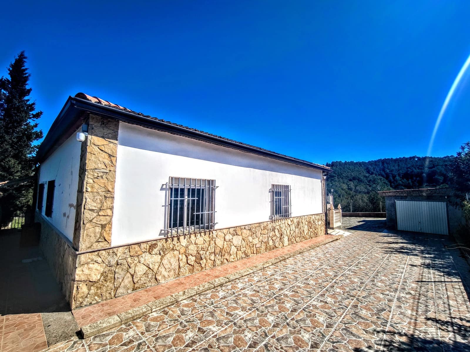 3 slaapkamer Villa te koop in Montroy met zwembad - € 260.000 (Ref: 9686194)