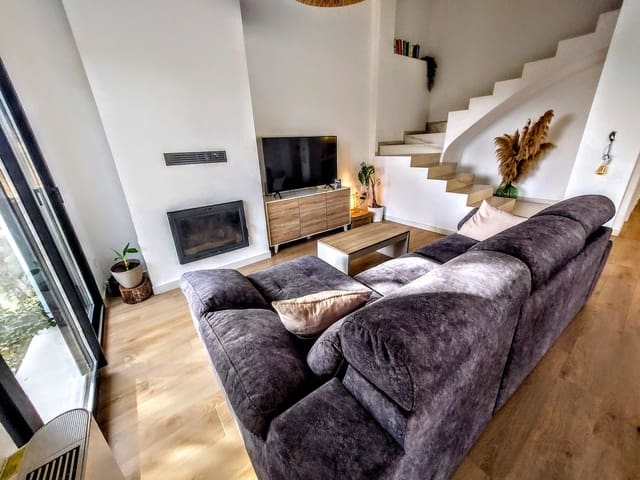 3 soveværelse Villa til salg i Turís med swimmingpool - € 389.000 (Ref: 9714600)