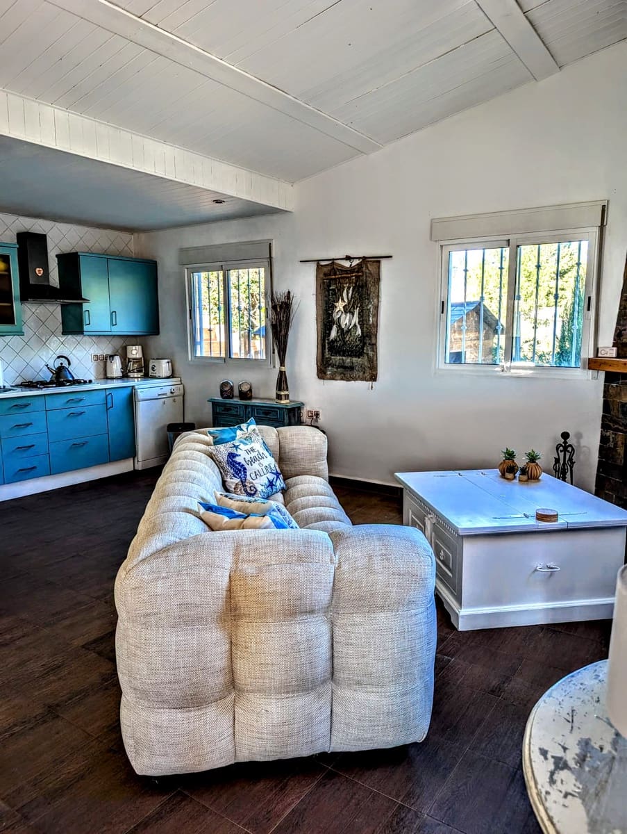 3 bedroom Villa for sale in Pedralba with pool - € 249,500 (Ref: 9721409)