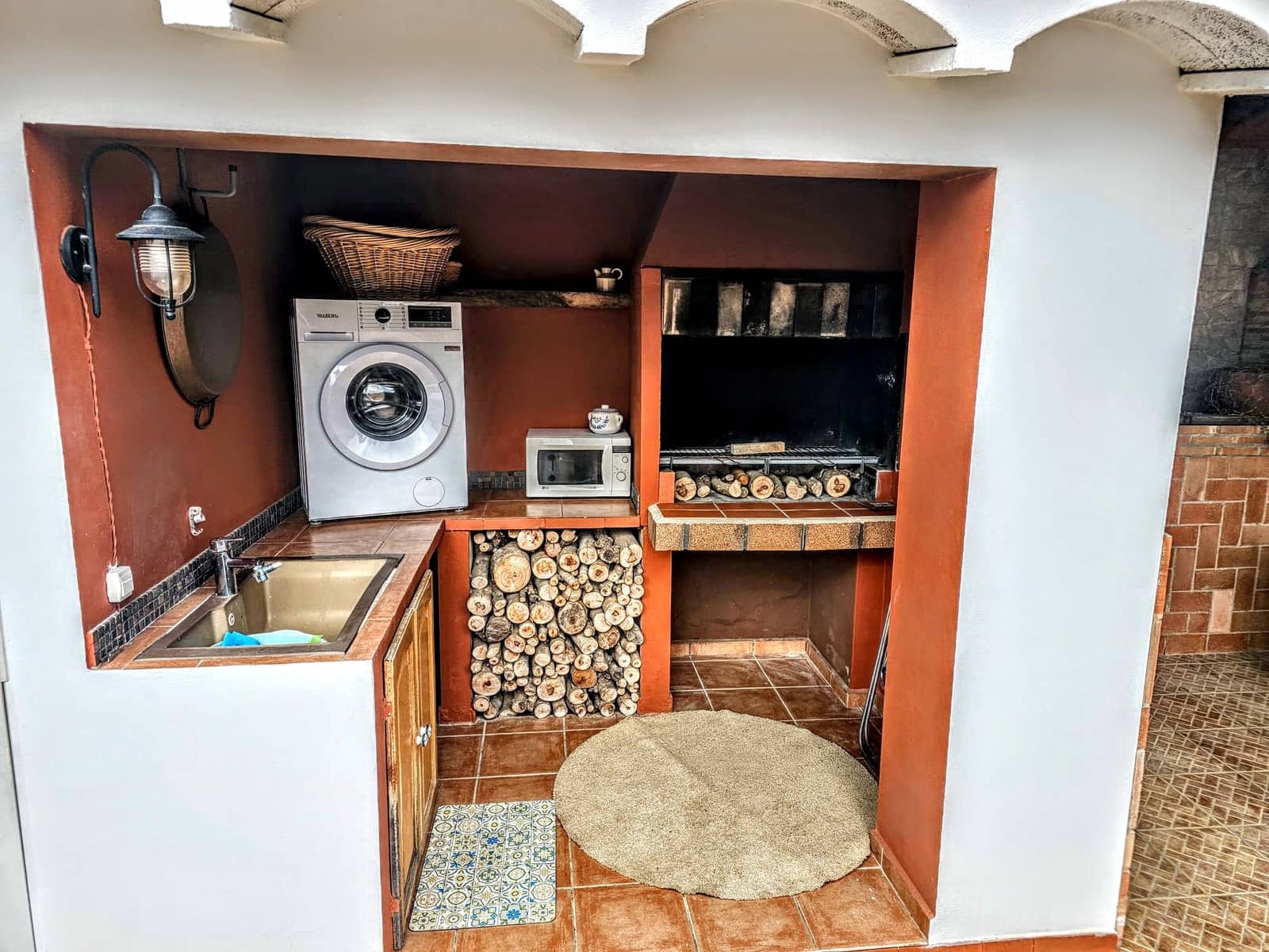 3 bedroom Villa for sale in Pedralba with pool - € 249,500 (Ref: 9721409)