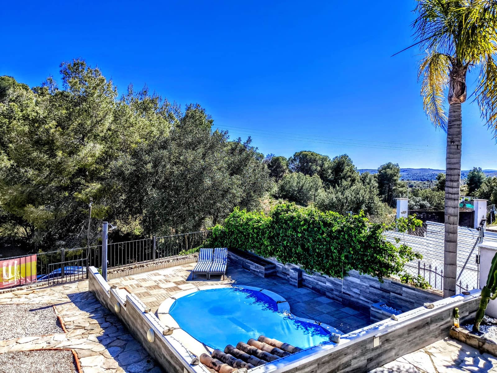 Chalet de 3 habitaciones en Pedralba en venta con piscina - 249.500 € (Ref: 9721409)