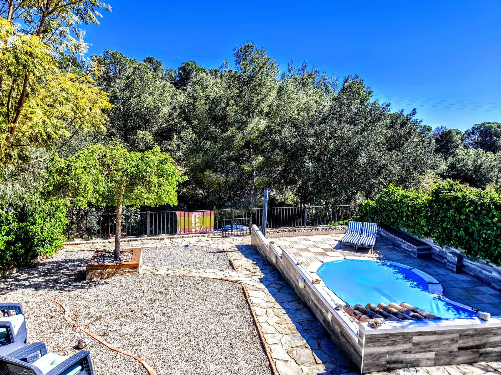 Chalet de 3 habitaciones en Pedralba en venta con piscina - 249.500 € (Ref: 9721409)