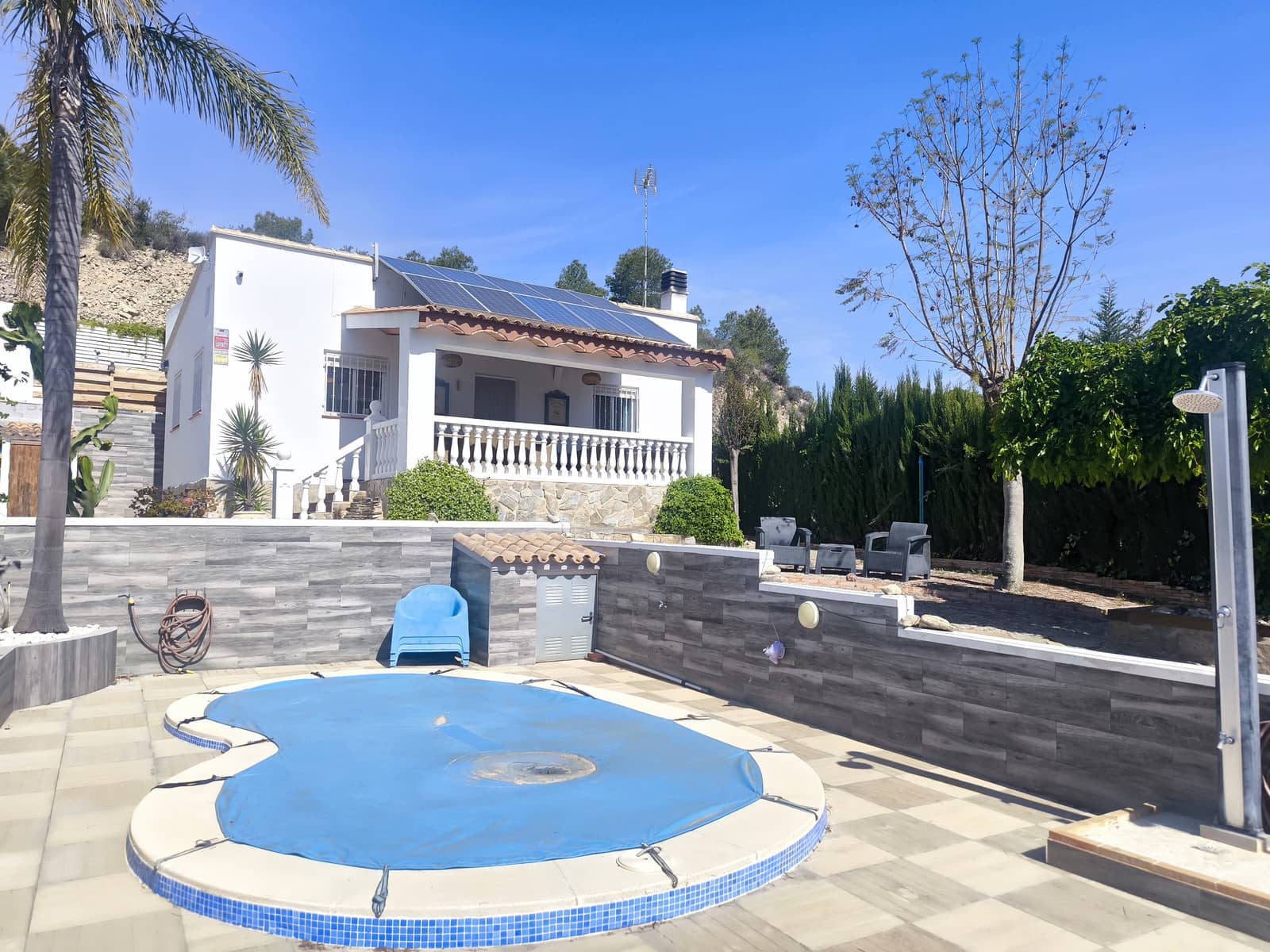 3 bedroom Villa for sale in Pedralba with pool - € 249,500 (Ref: 9721409)
