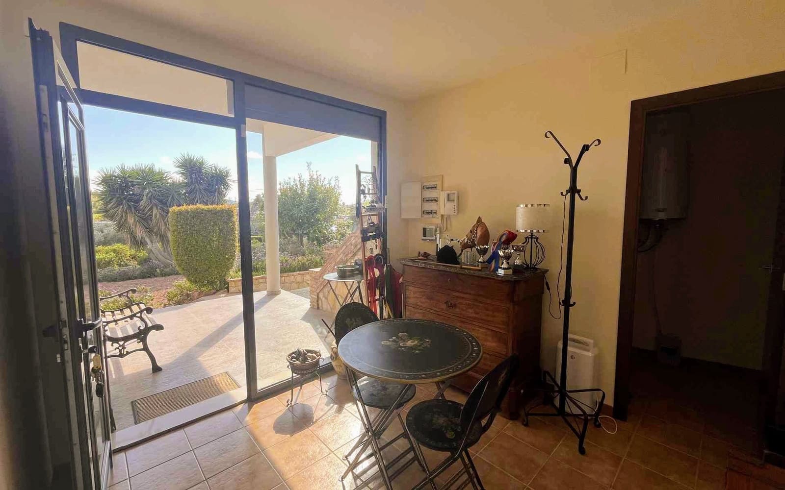 7 bedroom Villa for sale in Montserrat with pool - € 950,000 (Ref: 9758599)