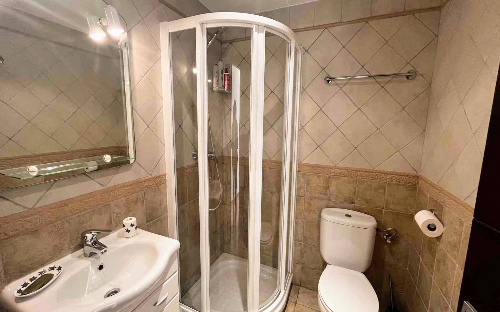 7 bedroom Villa for sale in Montserrat with pool - € 950,000 (Ref: 9758599)