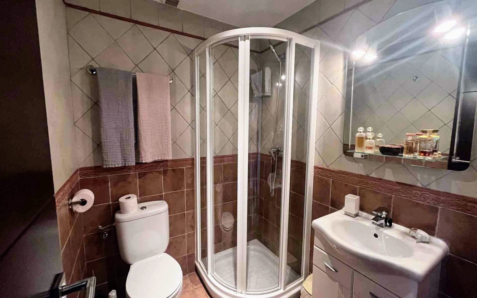 7 bedroom Villa for sale in Montserrat with pool - € 950,000 (Ref: 9758599)